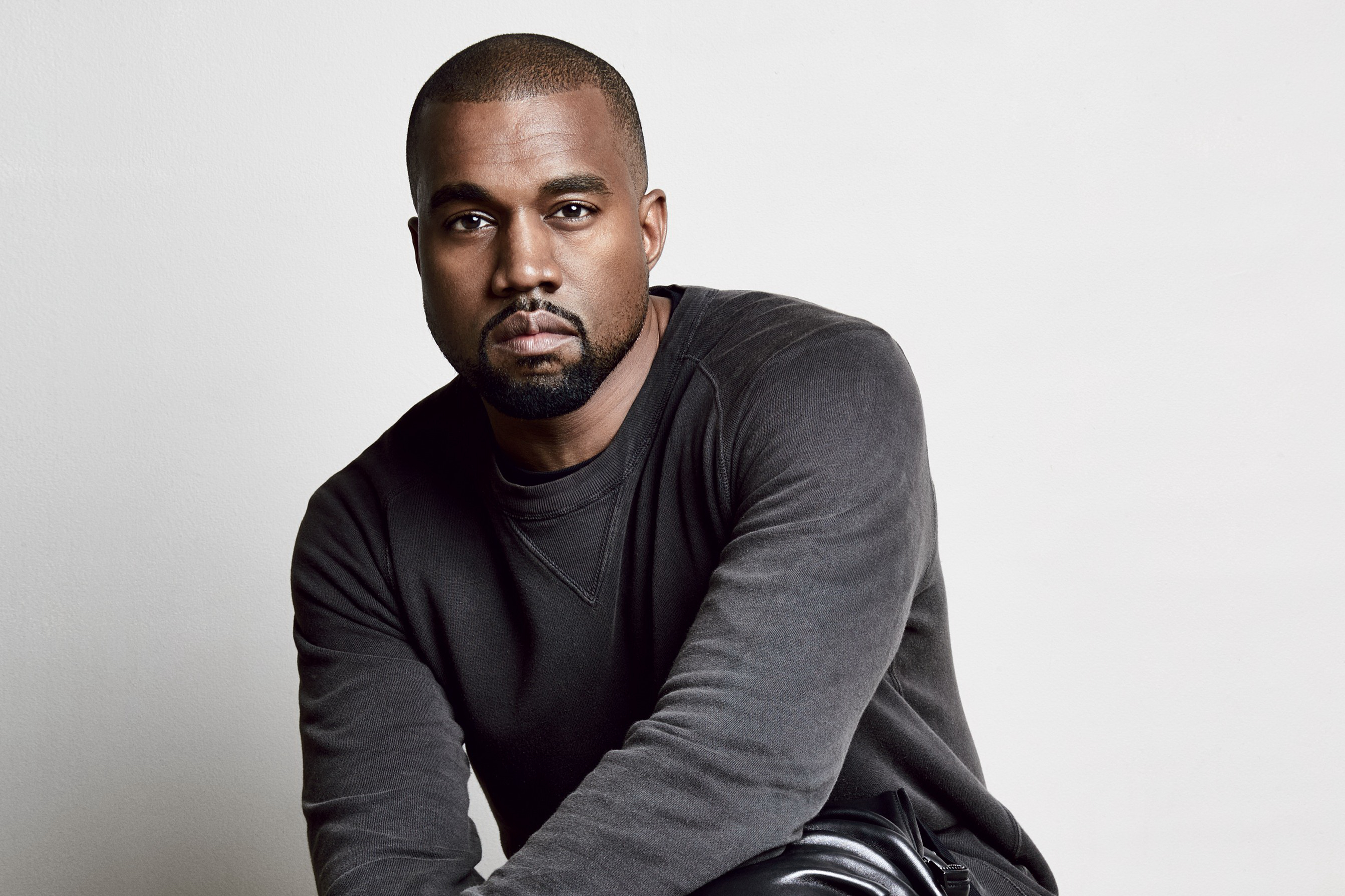 据tmz,侃爷kanyewest正式向法院提交申请更改全名为ye