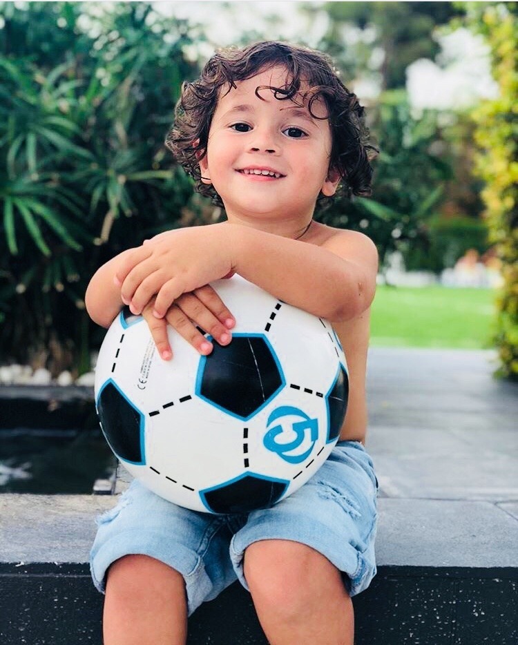 马特奥-梅西6周岁生日快乐!他是不是长的最像梅西的孩子