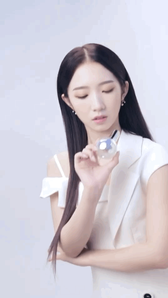孟美岐欧诗漫广告拍摄,这表现力什么水平? zt