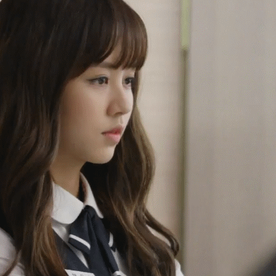 金所炫在学校2015中分饰两角既是坚强勇敢的姐姐高恩星也是善良温柔的