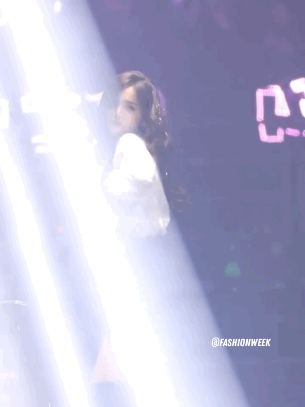 (孟美岐x撑腰,吴宣仪x凳子舞,程潇x24k,周洁琼xwhy,蔡徐坤x创新者