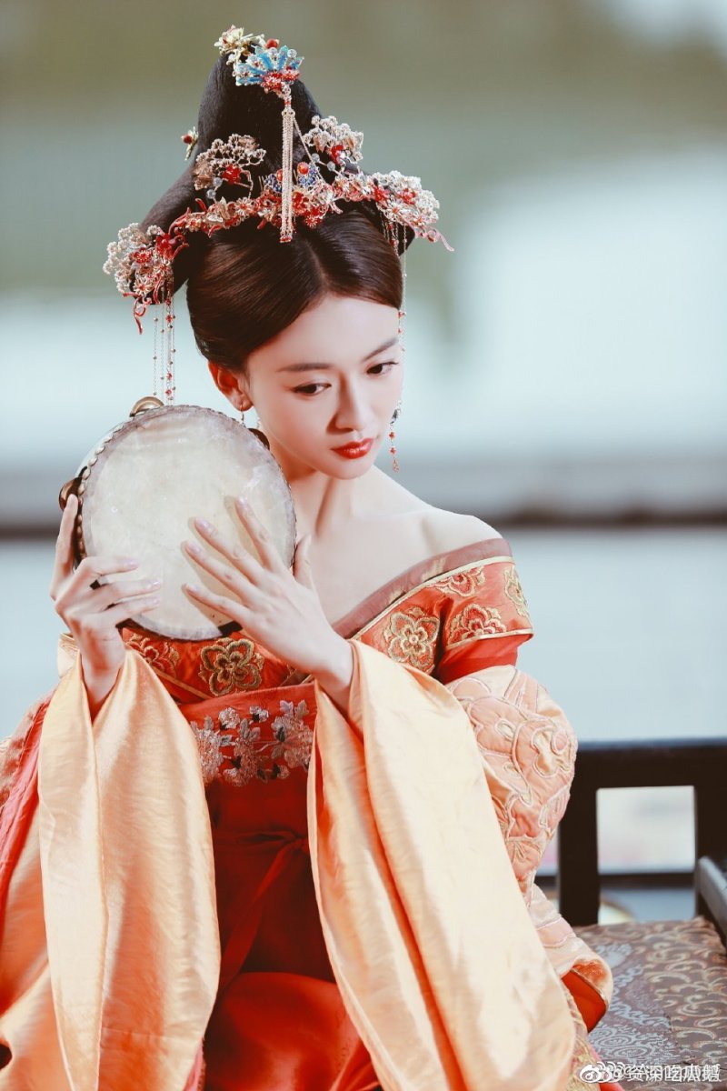 社区 娱乐圈   资深吃瓜鹅:吴谨言,惊艳cos杨贵妃,这古装造型你觉得