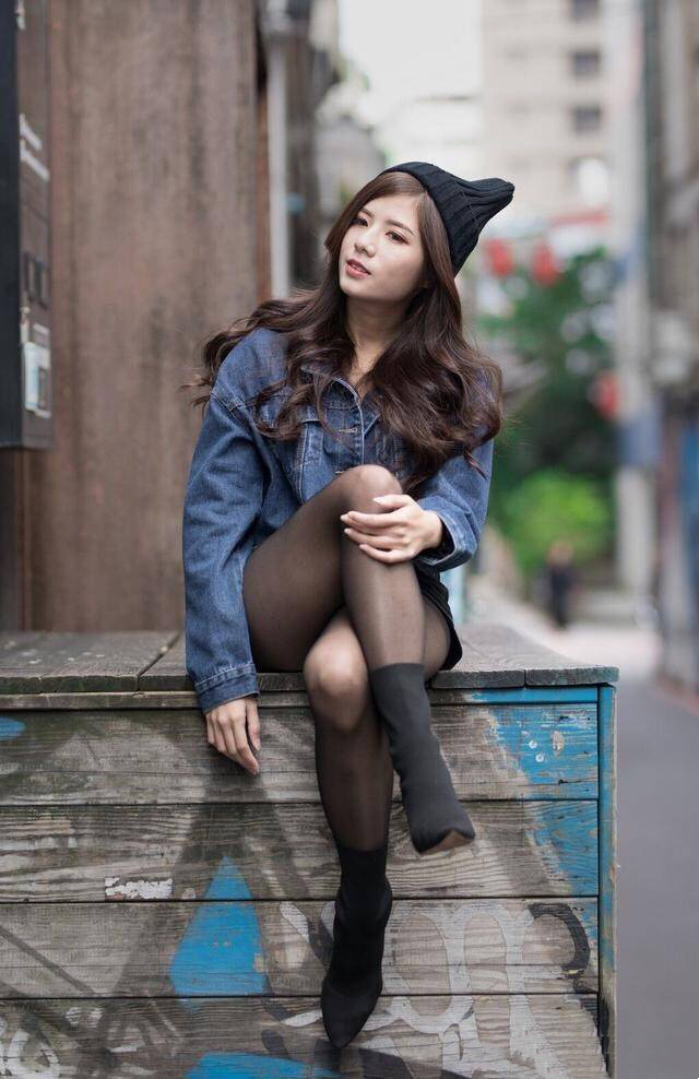 对黑丝小姐姐完全没有抵抗力 zt