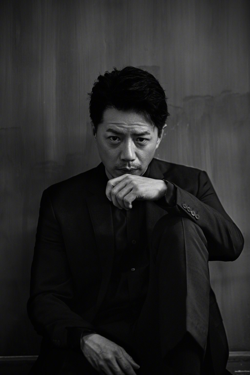 欣赏首部将"海外追逃"搬上大银幕的影片开机仪式发布会,主演段奕宏