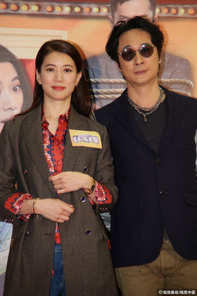 47岁袁咏仪红唇美艳颜值仍在线 遗产给儿子魔童:不一定 zt