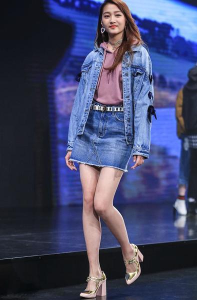 当红女星体重大揭秘,她身高172体重才90斤 zt