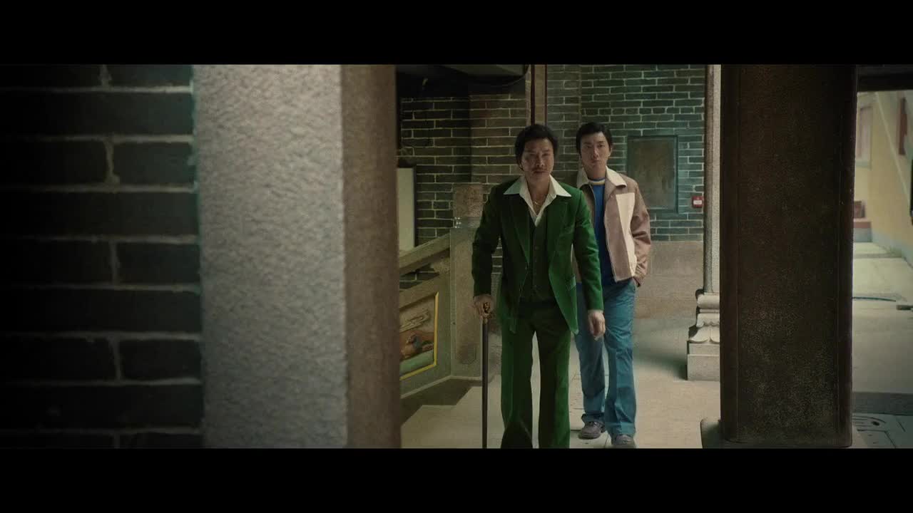 video-poster