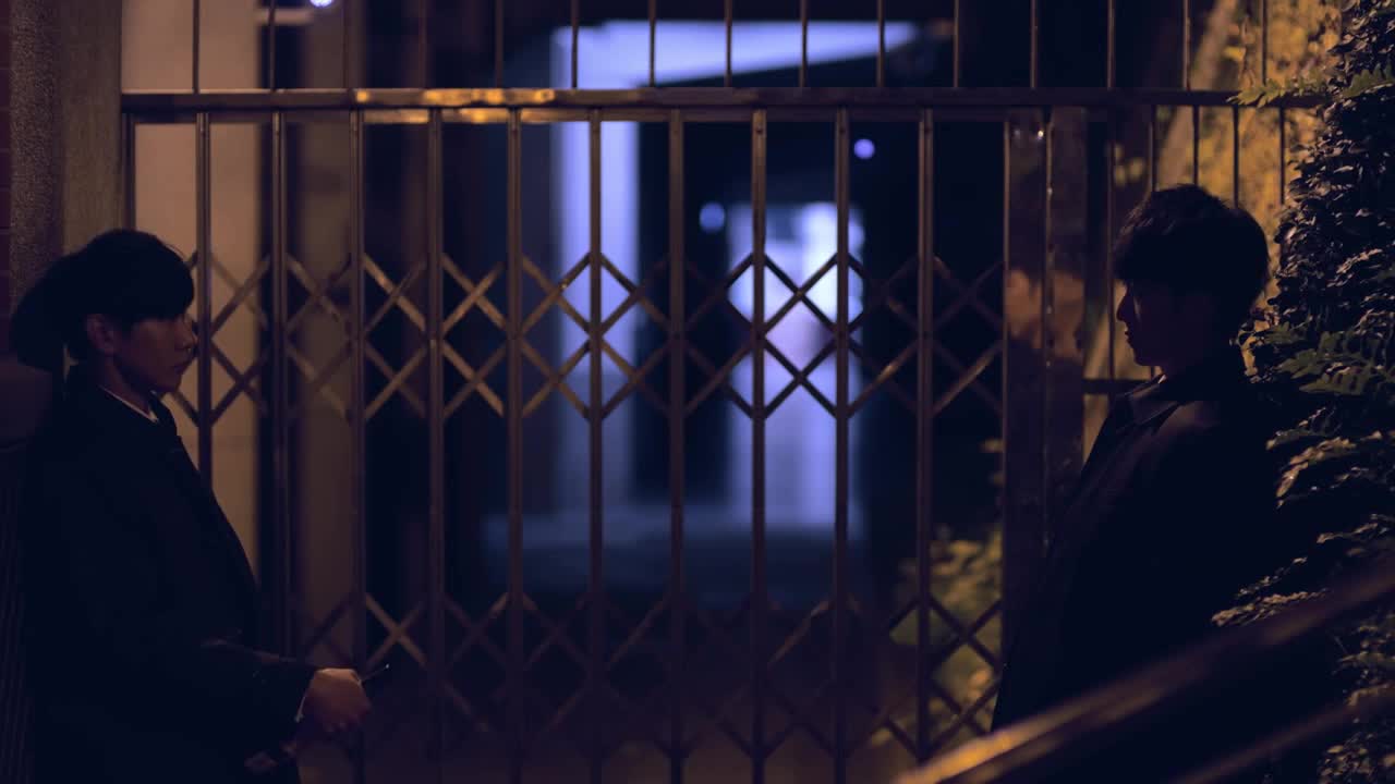 video-poster