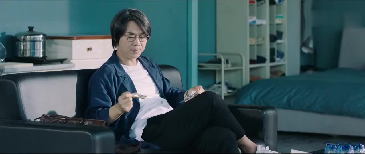 video-poster