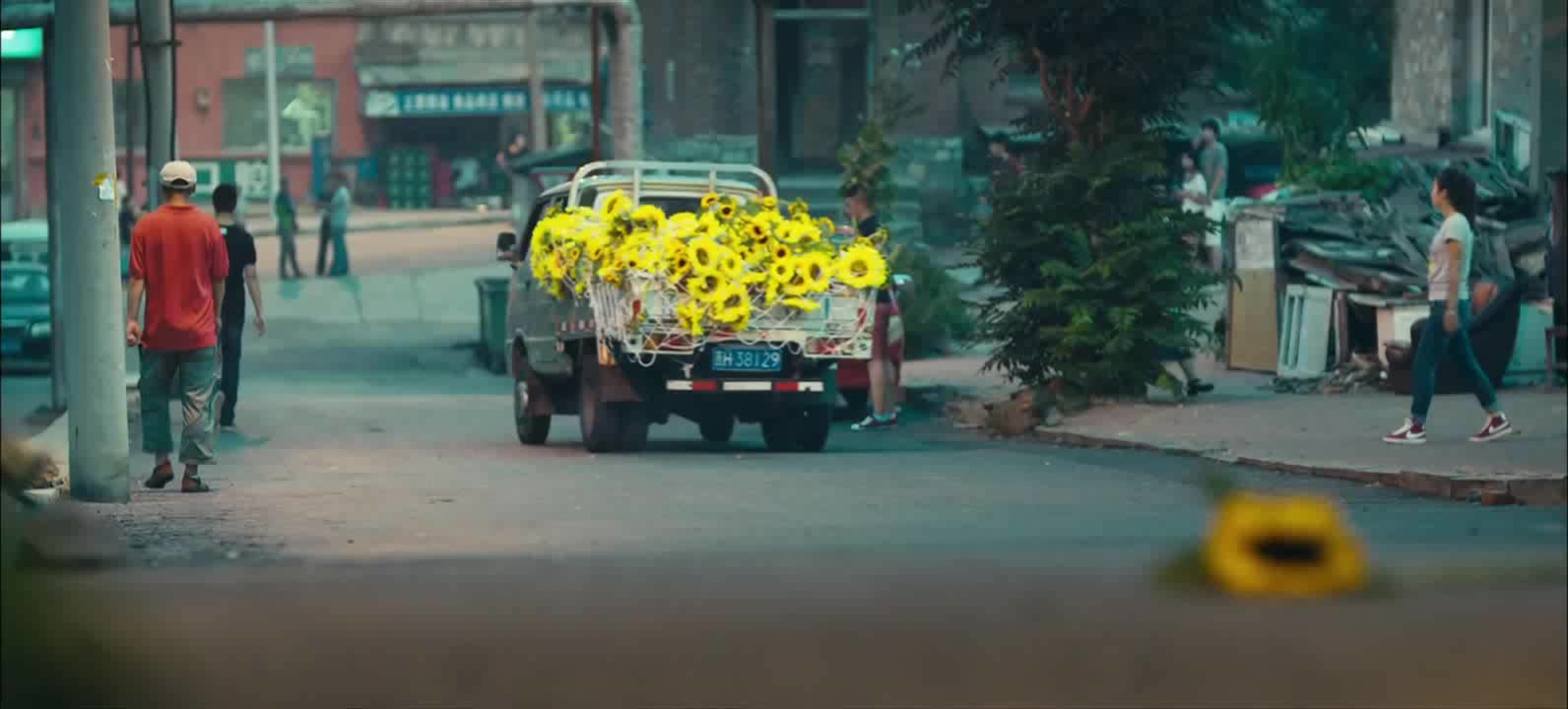 video-poster