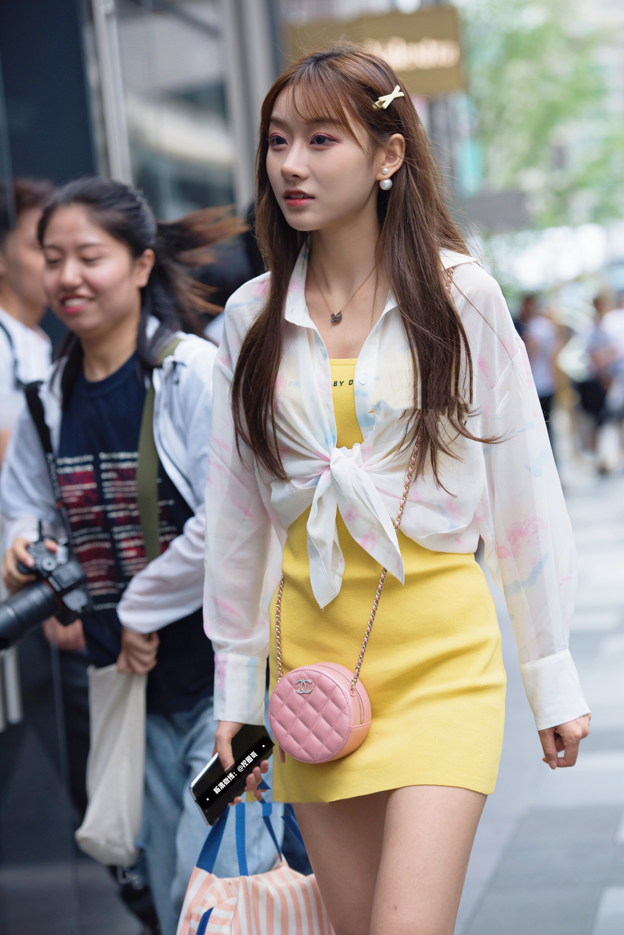 街拍妹子的大长腿什么水平