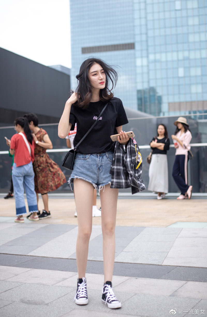 穿匡威的女孩子,你觉得好看吗 zt