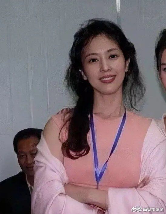 热点话题 刘亦菲妈妈早年和舒畅的合照 这颜值 Jrs怎么看 虎扑 热点话题 刘亦菲妈妈早年和舒畅的合照 这颜值 Jrs怎么看 虎扑