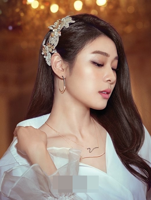 韩国前花滑女王金妍儿拍珠宝写真,已升级为熟女?