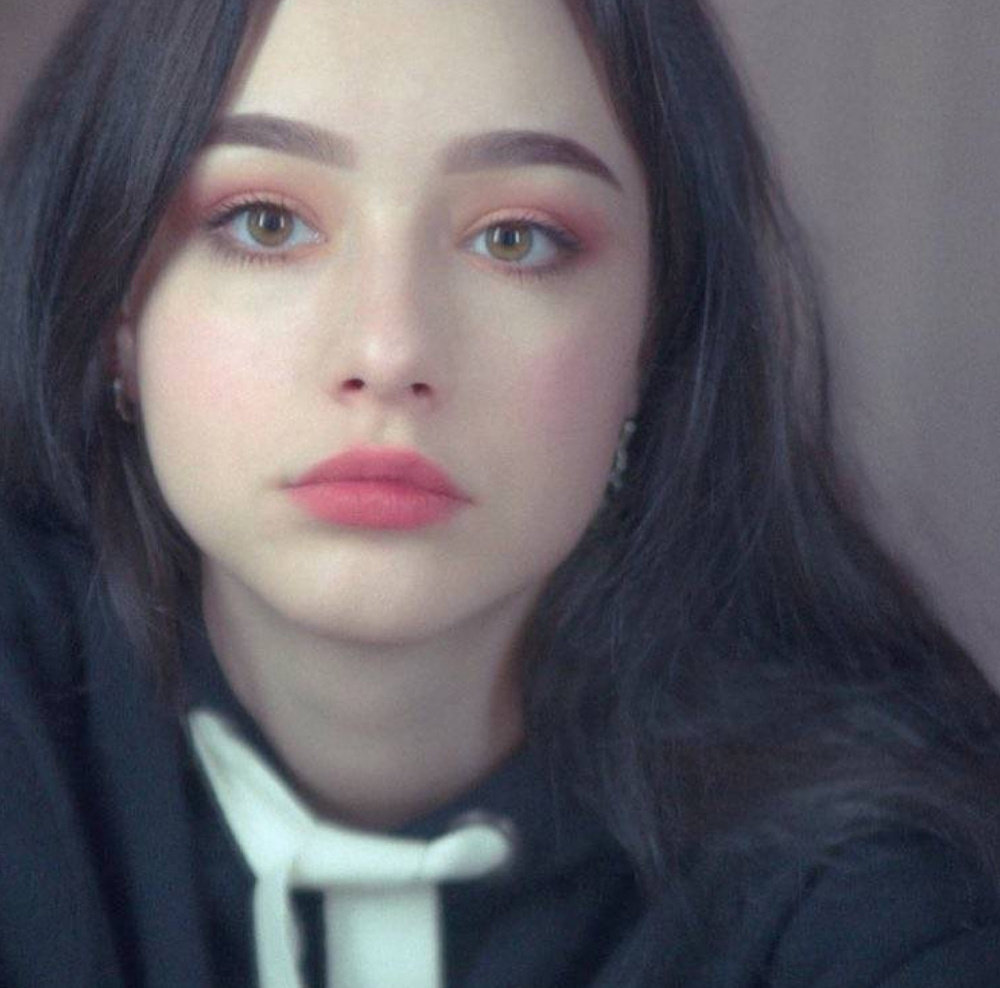 俄罗斯少女dashataran,这颜值大家给几分