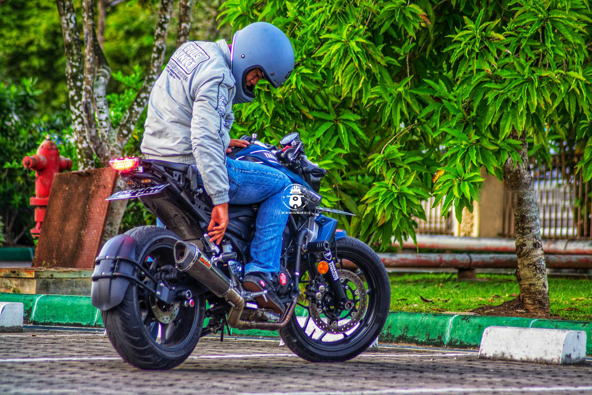 这才叫做改装雅马哈mt25改头换面变身肌肉车