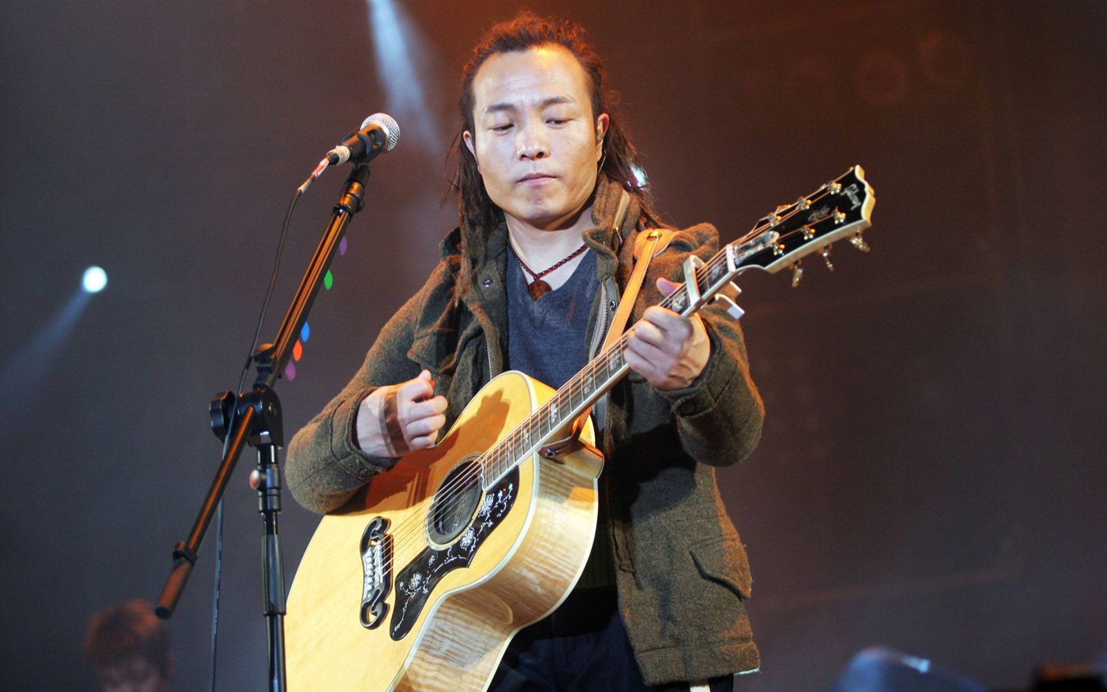 民谣越听越有味道听久了会上瘾zt