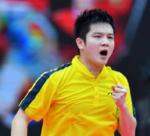 樊振东时隔4年全锦赛再称王 一场精彩的七局大战