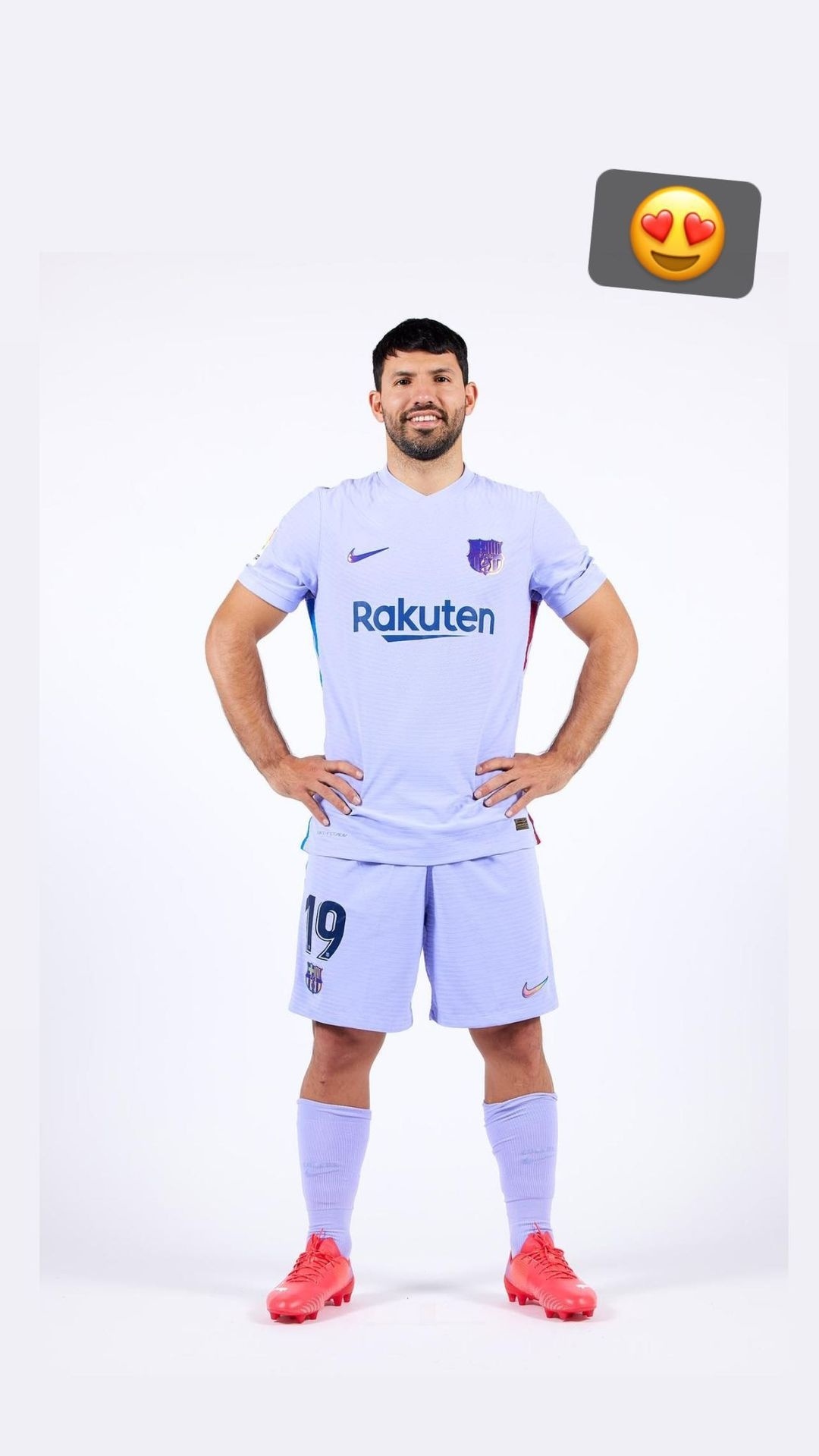 阿圭罗社媒更新自己身穿巴萨新球衣的照片是不是准备复出了