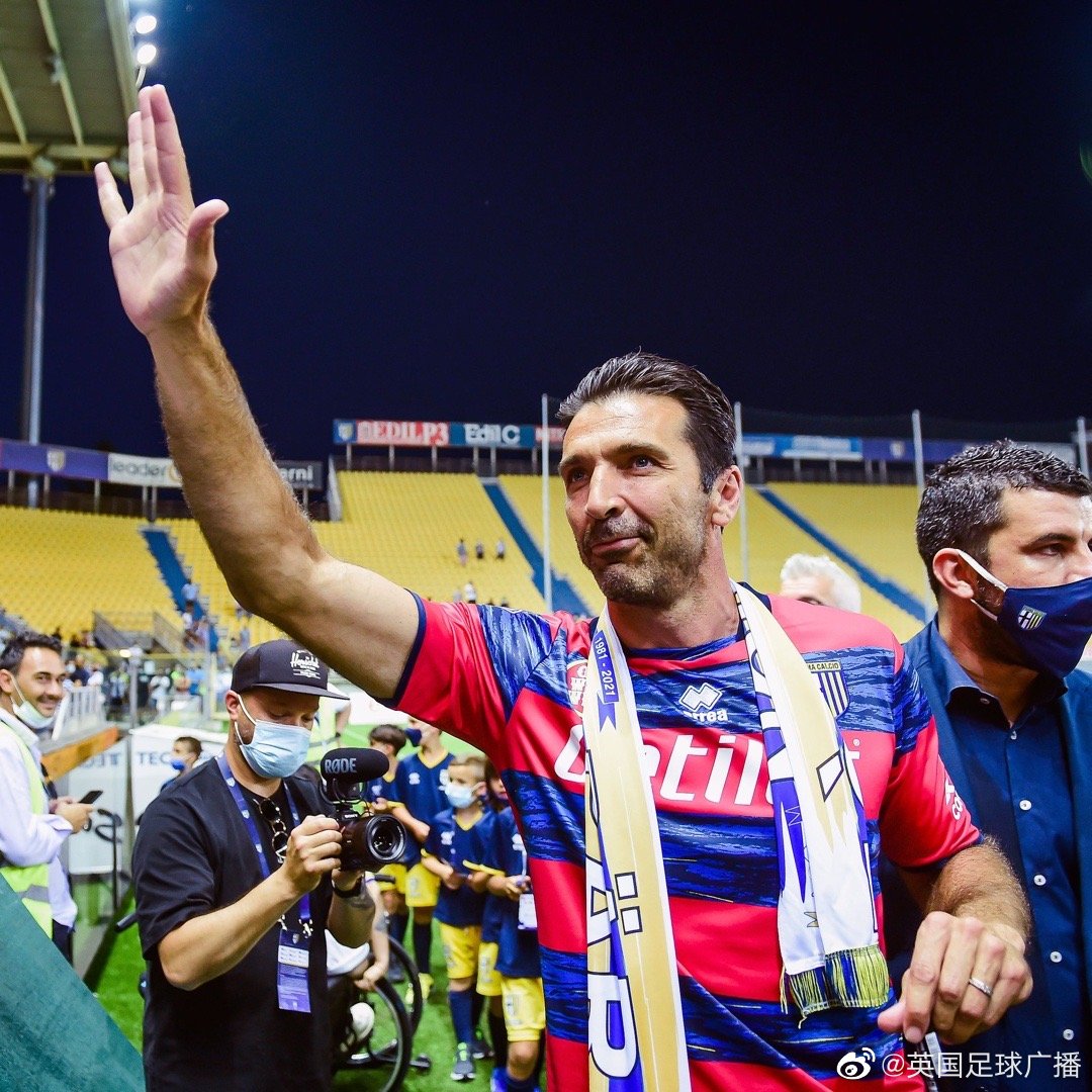 26年了布冯再次以帕尔马球员身份亮相