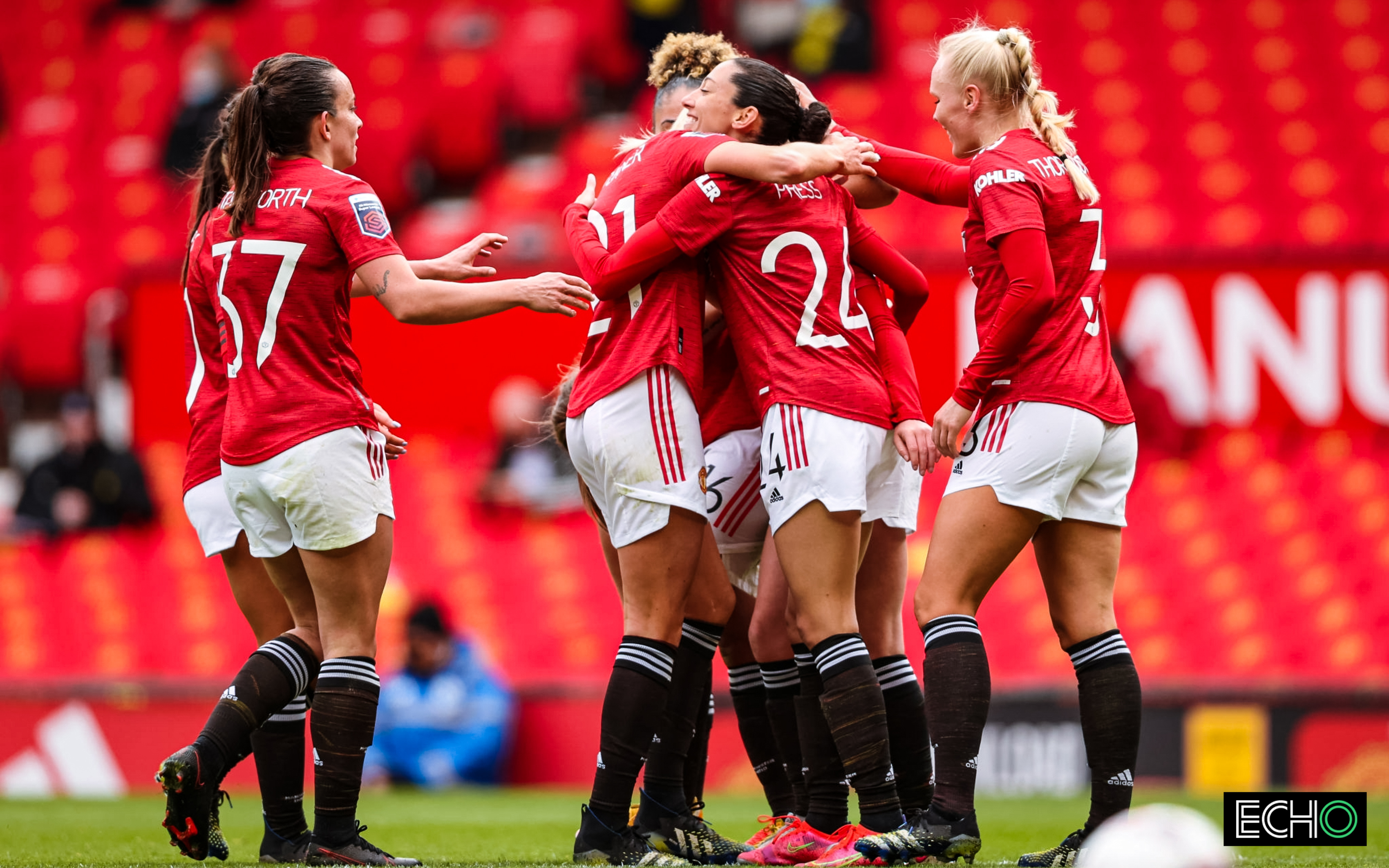 曼联vs西汉姆联曼联女足第一次在老特拉福德比赛