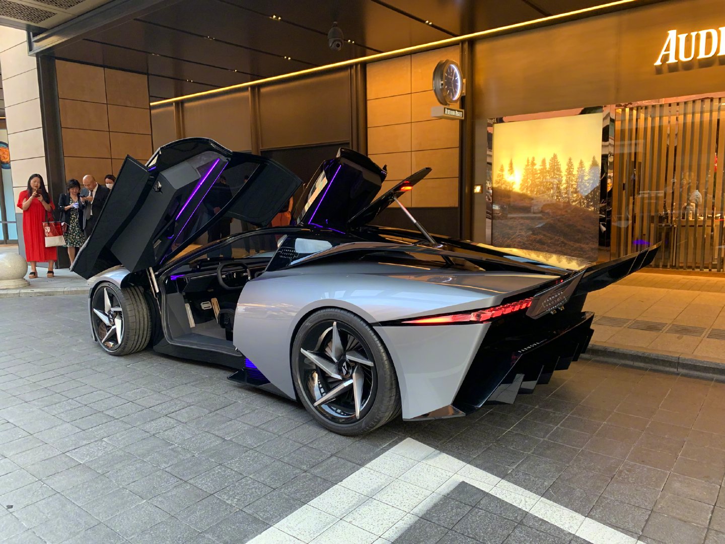 汽车流言板法诺汽车发布18秒破百的电动超跑