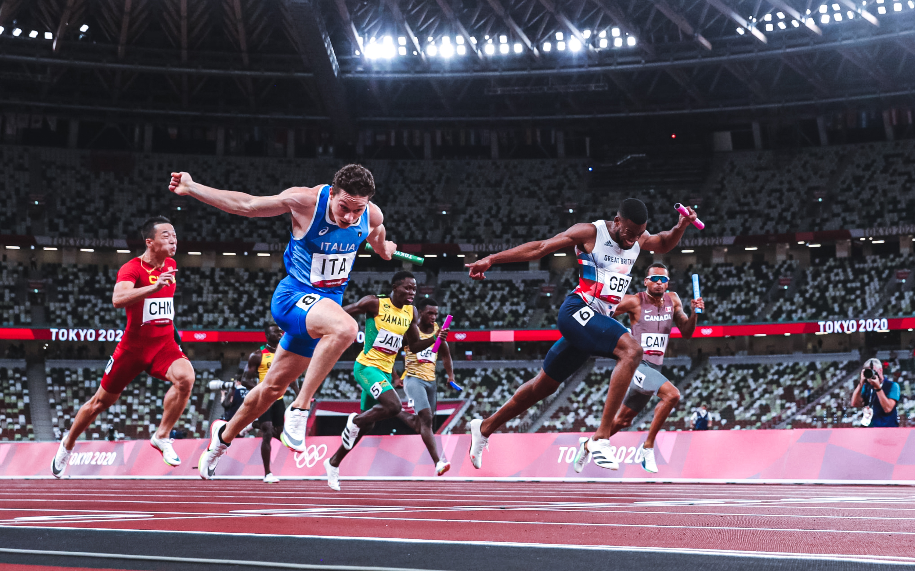 28天内意大利赢得了欧洲杯冠军奥运会男子100米冠军跳高冠军男子4x100