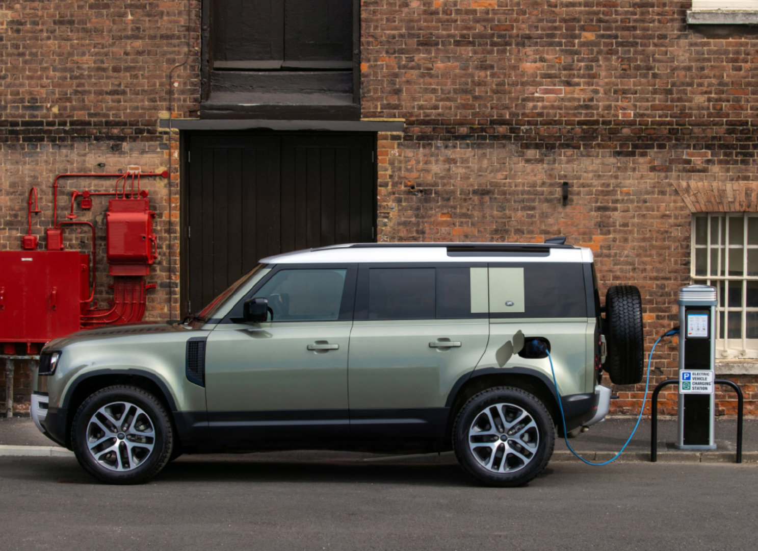 [汽车流言板]路虎卫士插电混动版本车型的工信部油耗曝光