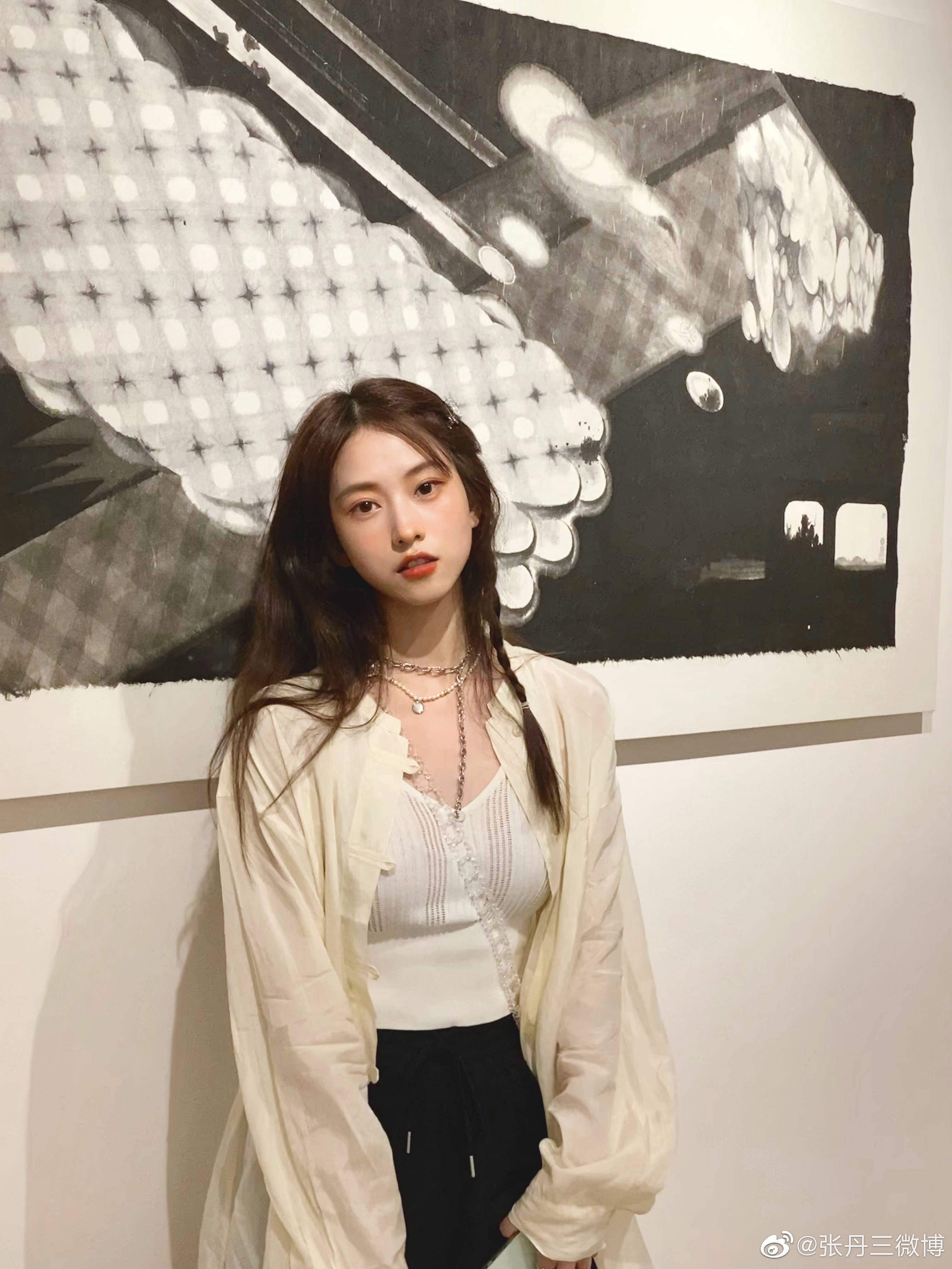 吴亦凡回应吴亦凡回应都美竹爆料,直言对方造谣,如果有我自己会进jy! 