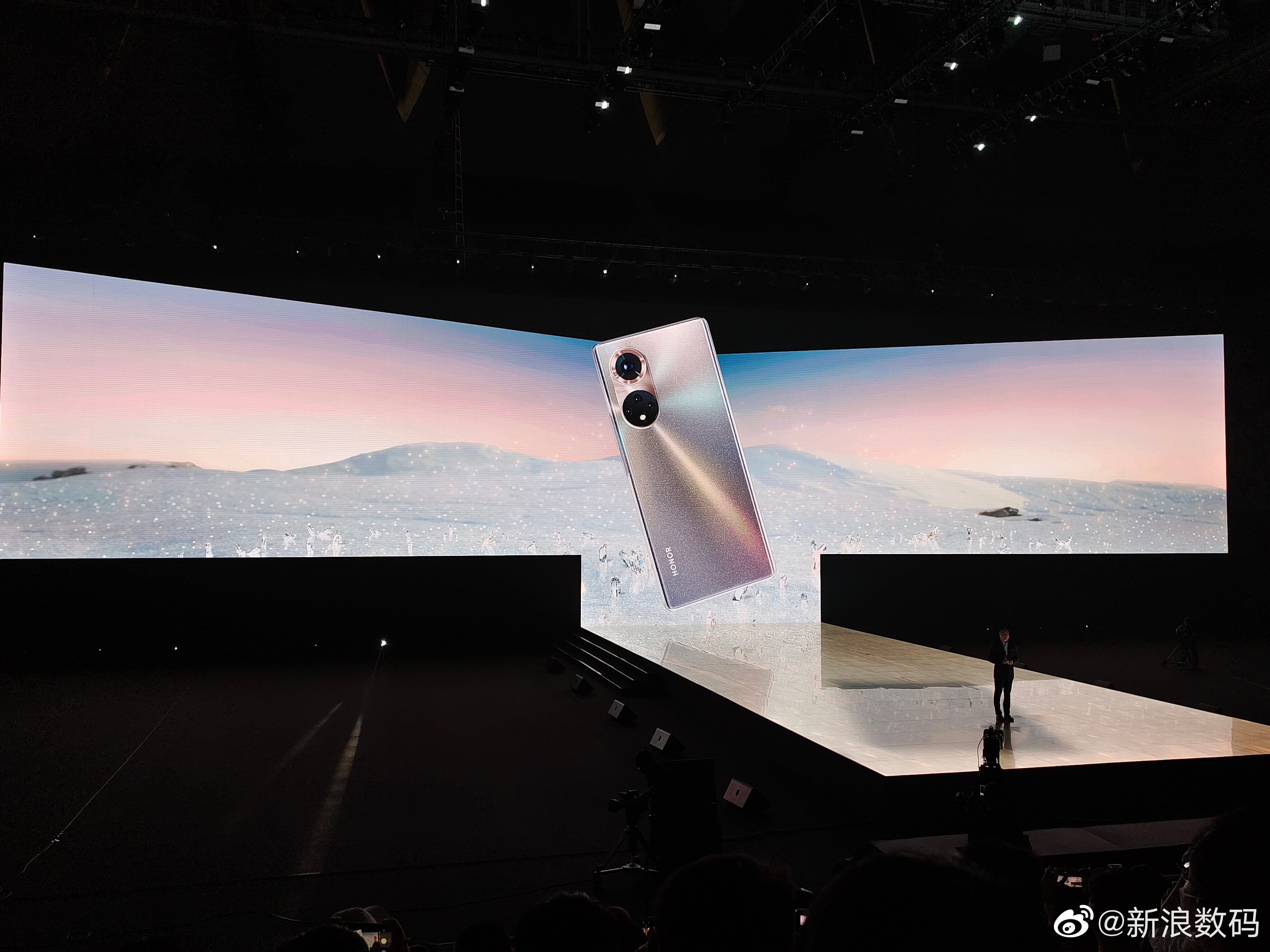 荣耀50系列正式亮相你觉得好看吗