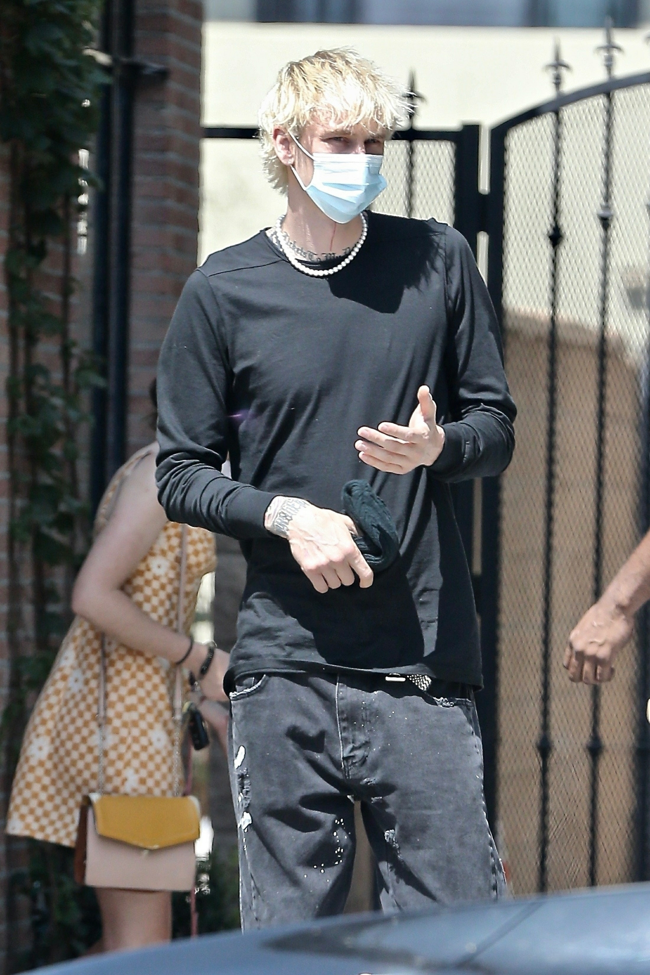 超型枪哥machinegunkelly新街拍