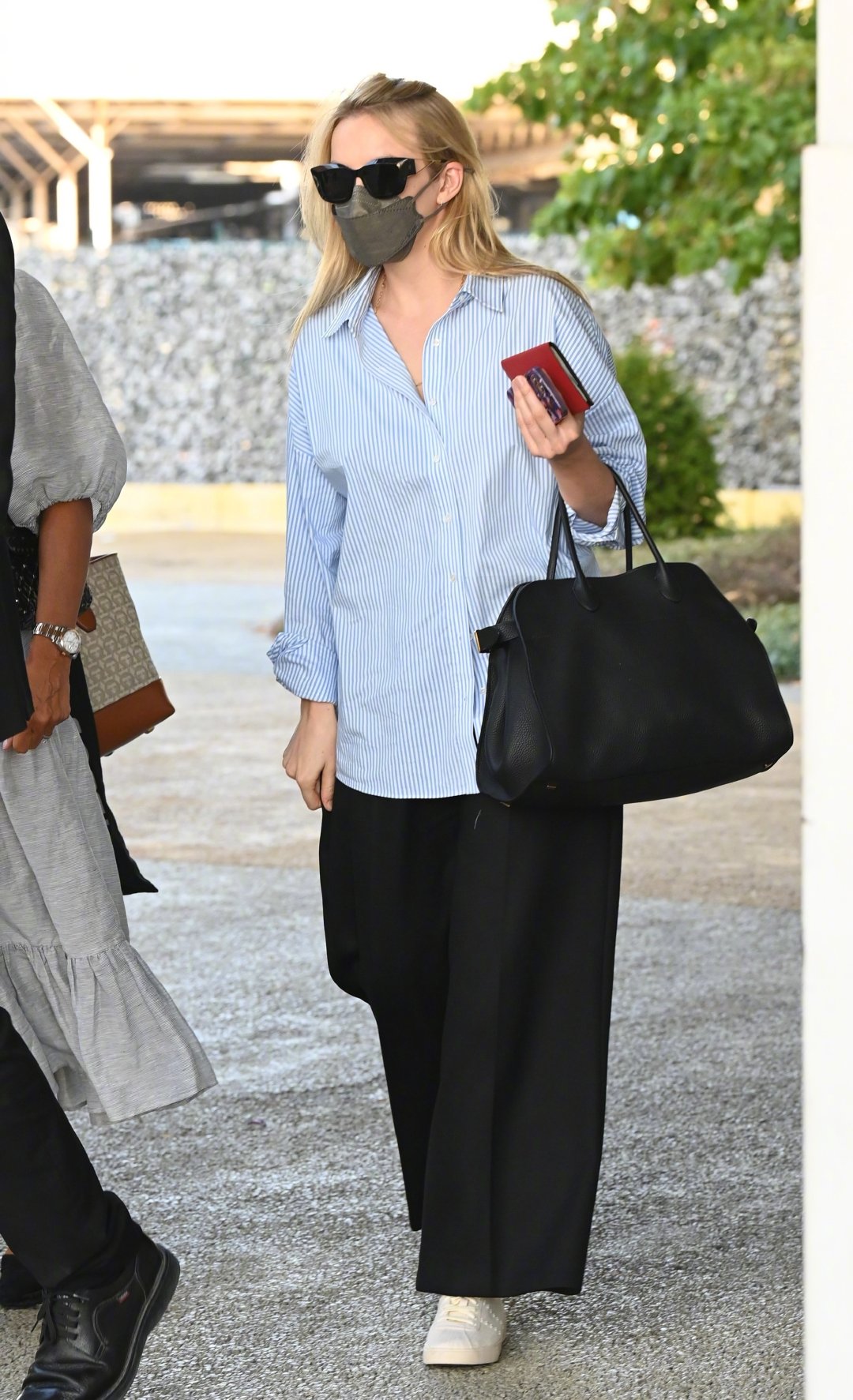 威尼斯电影节朱迪科默抵达威尼斯即将开启新片宣传