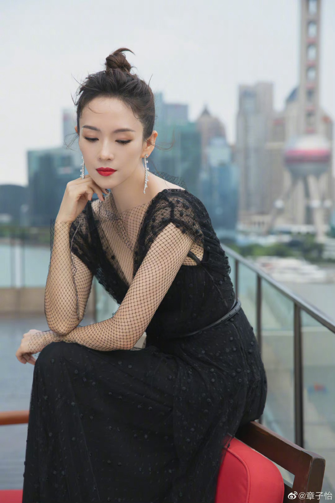 章子怡深v薄纱礼服什么水平