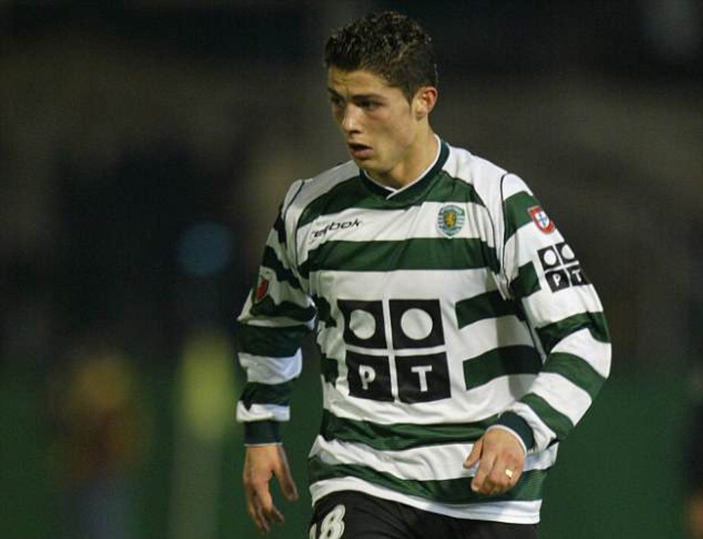 02年的今天c罗迎来了他在里斯本竞技的首秀