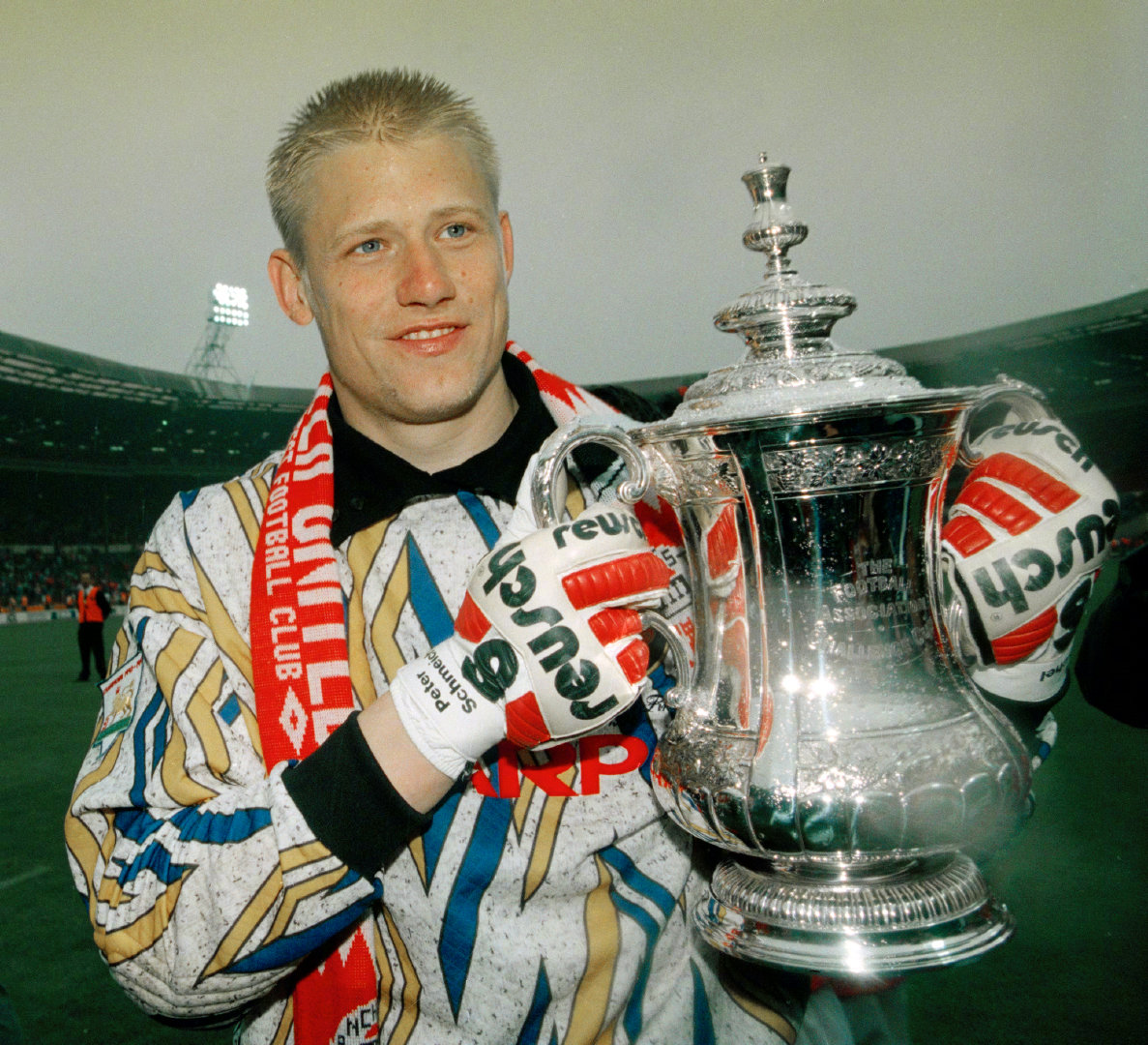 1991年的今天舒梅切尔加盟曼联你对他有何印象