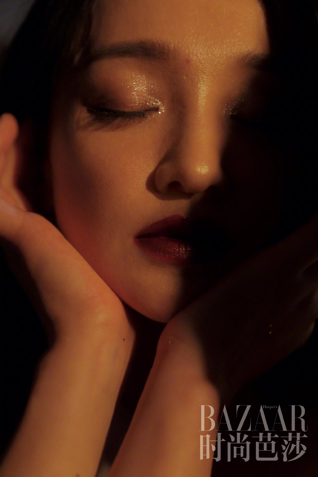 周迅图片出自中国版时尚芭莎2021年8月刊摄影师陈漫chenman什么水平