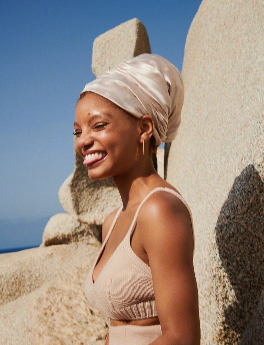 迪士尼真人电影小美人鱼主演海莉贝利最新写真照放出身