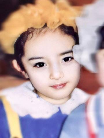 见过最惊艳的童年照每次看到明星的童年照,都会感叹真