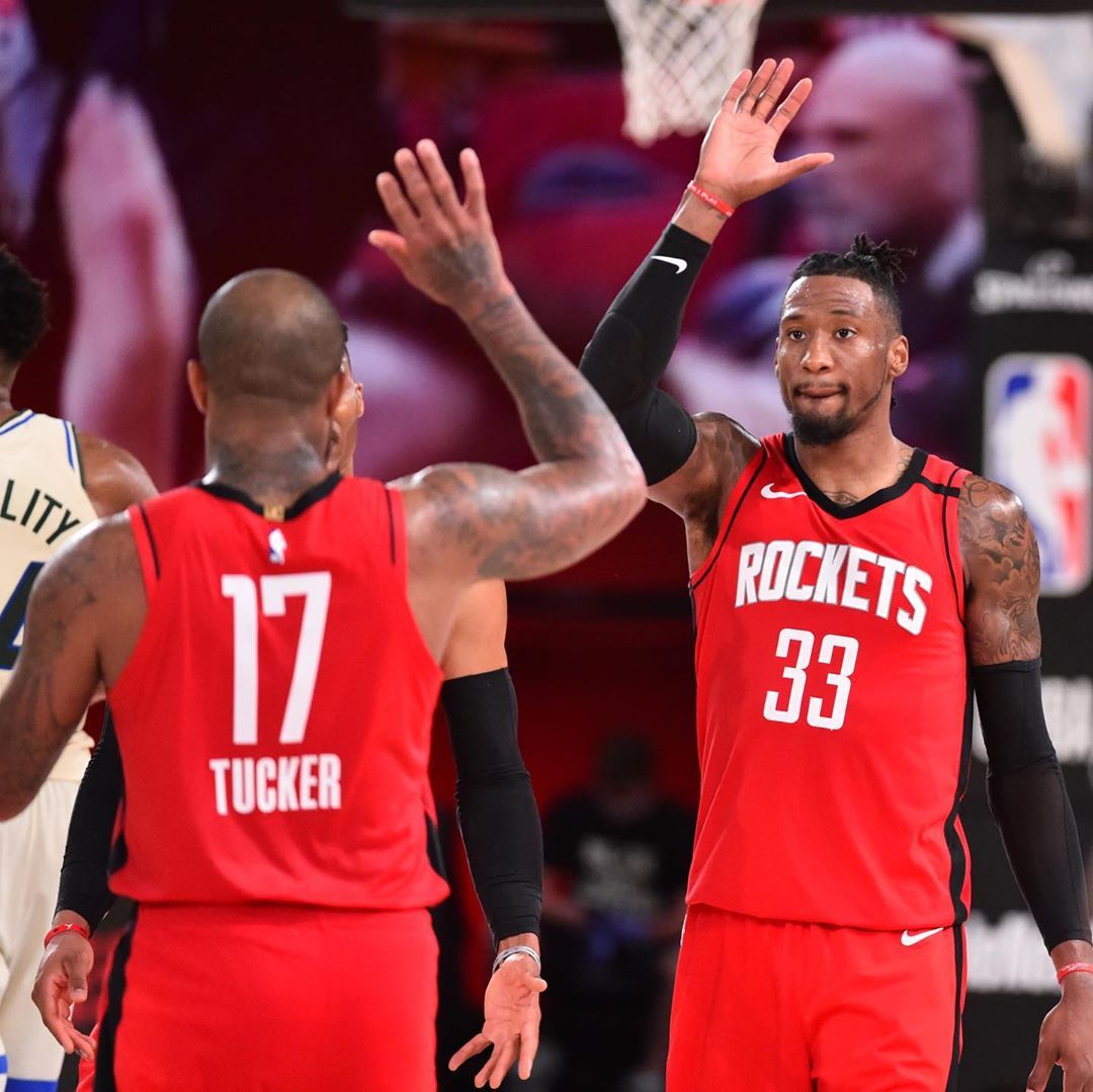 据theringer记者kevinoconnor报道,雄鹿正在追逐火箭的考文顿和塔克.