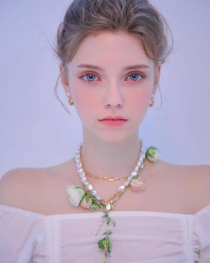 这颜值的外国美女,你们觉得怎么样?