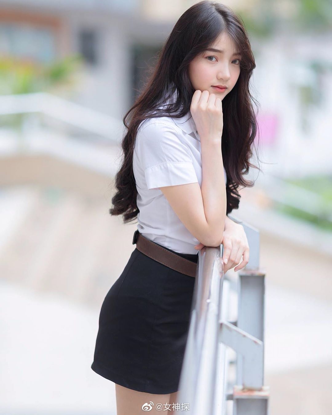 静静的样子好美,这位白衬衫小姐姐什么水平?