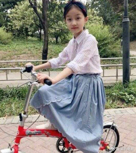赵薇女儿黄新近照曝光你觉得如何zt