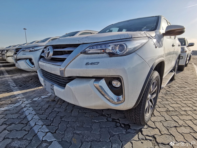 4.0v6丰田fortuner又名奔跑者,这车什么水平 zt