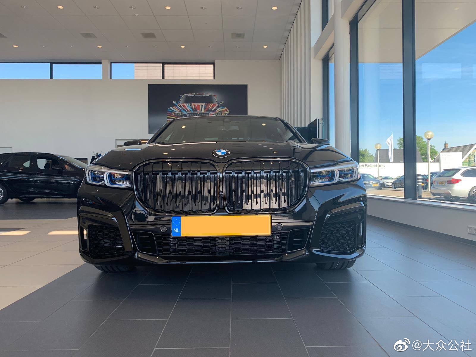 新宝马7系740i的黑色诱惑哇太帅了zt