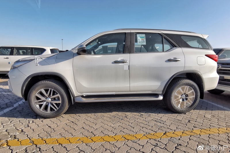 4.0v6丰田fortuner又名奔跑者,这车什么水平 zt