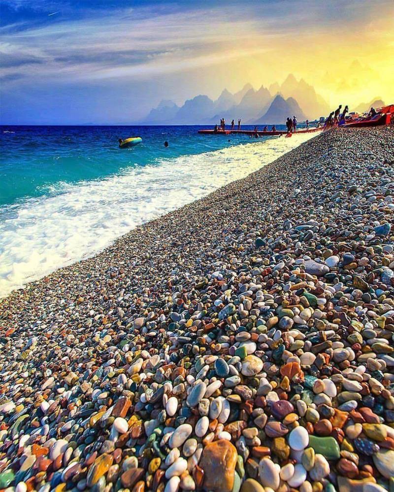 加利福尼亚玻璃海滩:玻璃海滩位于美国加州布拉格堡附近 zt