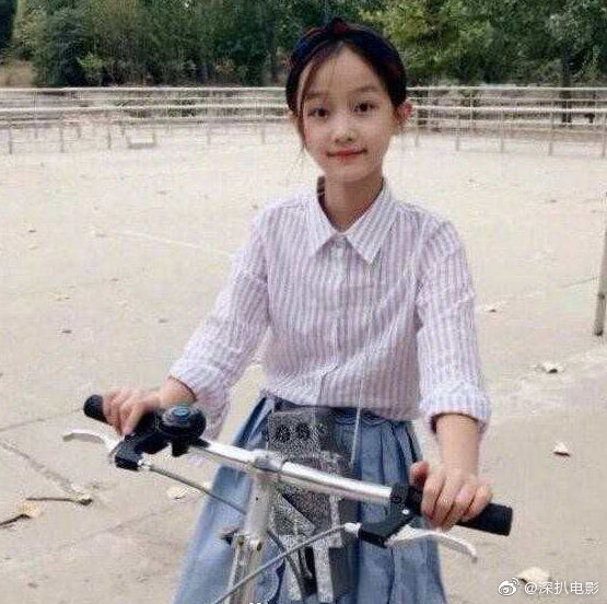 赵薇女儿黄新近照曝光你觉得如何zt