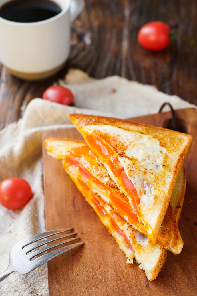 面包三明治:用一片面包和一只鸡蛋就能做出好吃的面包三明治 zt