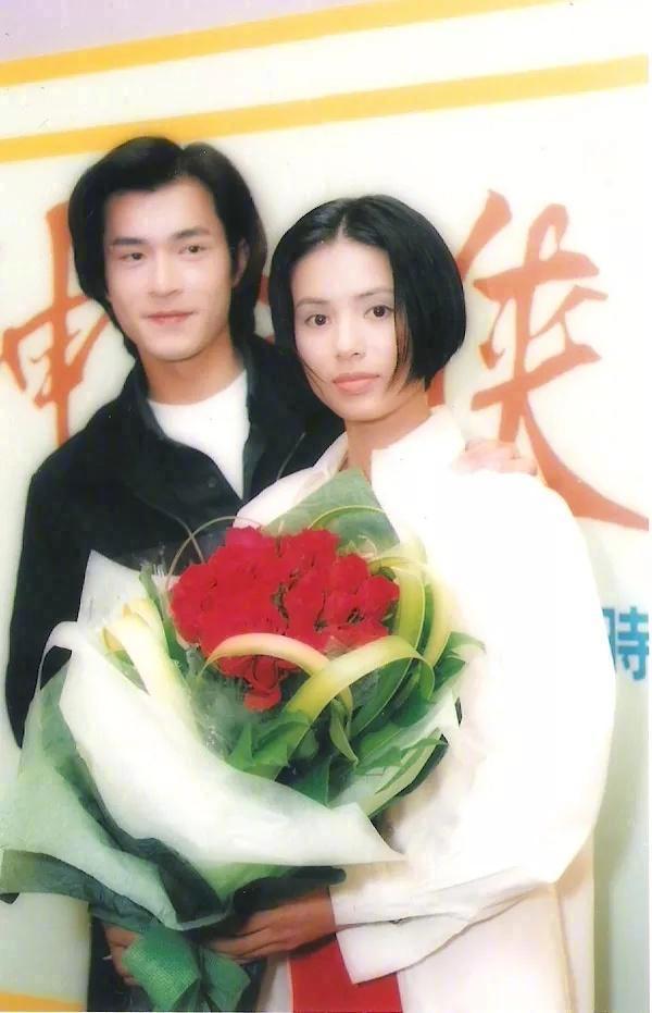 古天乐和李若彤在95版神雕侠侣拍摄期间和庆功宴上的合照,神仙侠侣啊