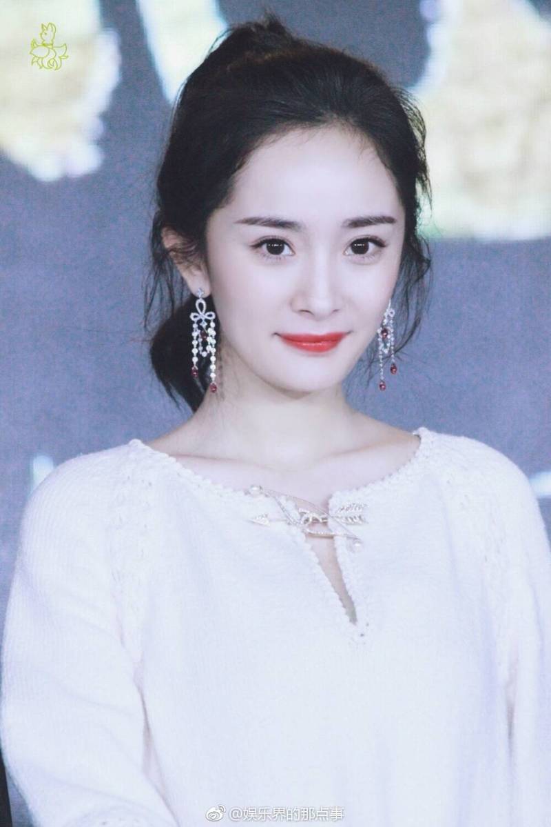 杨幂的月牙笑,什么水平 zt